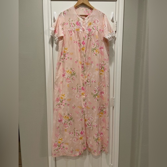 Vtg 70s Sears Perma Prest Long Robe Women’s Large Pink Floral Lace Ruffles USA - Picture 1 of 8